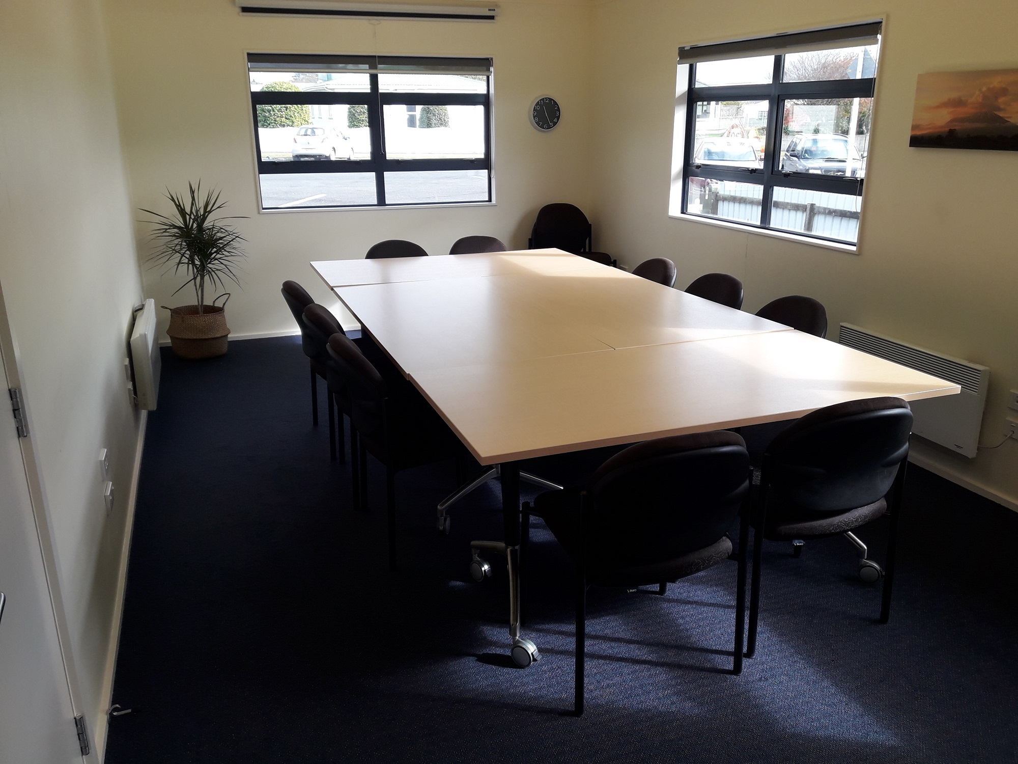 Photo of the Stratford Community House boardroom